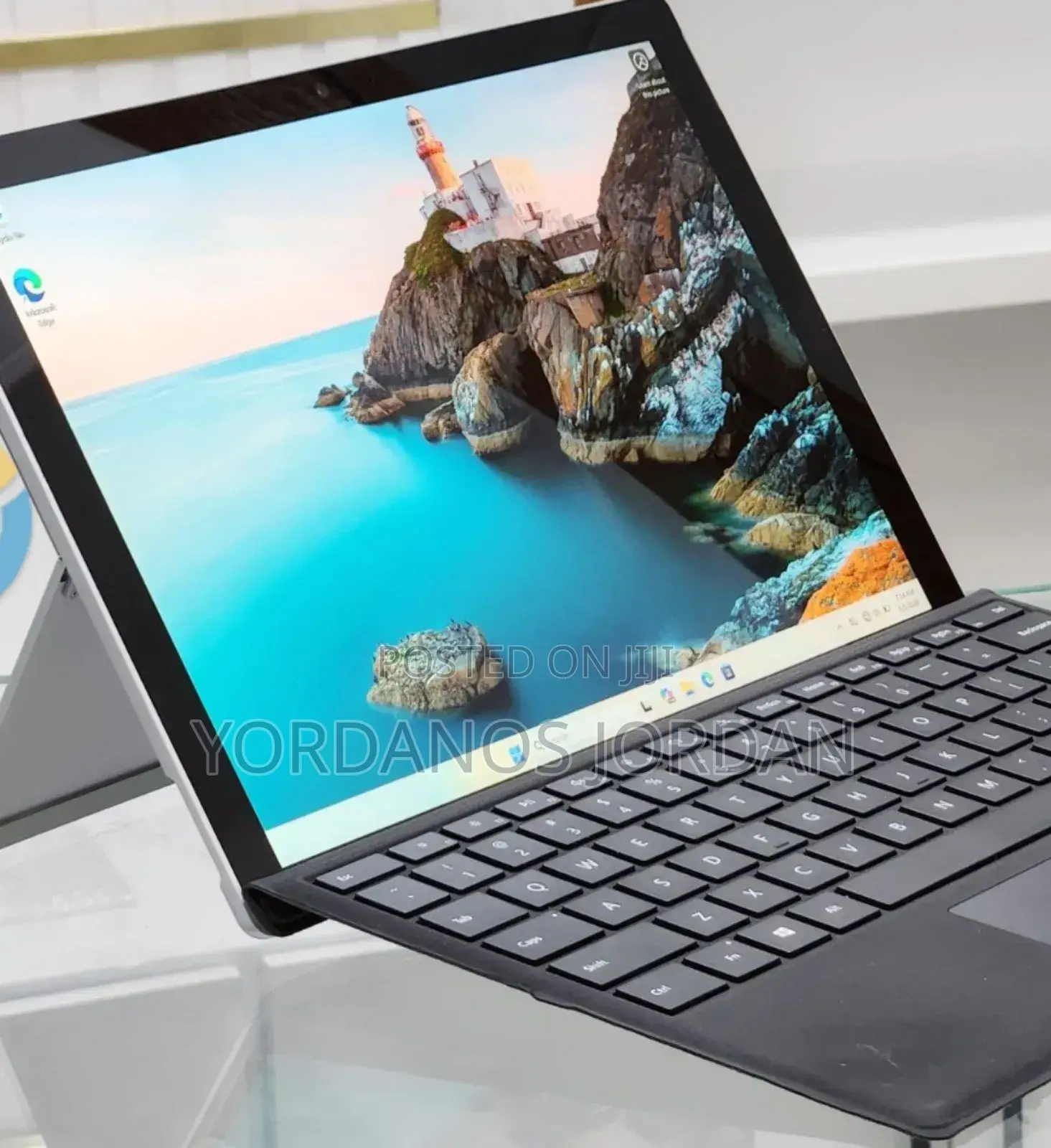 New Laptop Microsoft Surface 8GB Intel Core I7 SSD 256GB