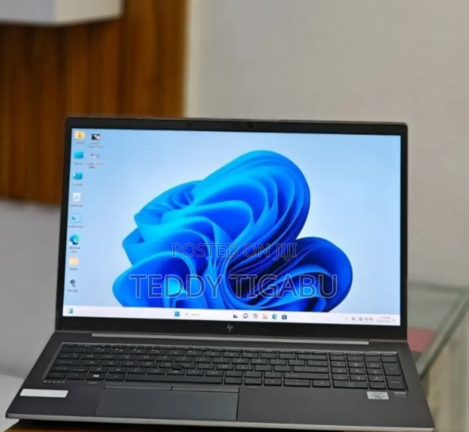 New Laptop HP ZBook Firefly 15 G7 32GB Intel Core I7 SSD 512GB