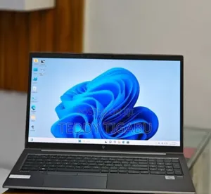 New Laptop HP ZBook Firefly 15 G7 32GB Intel Core I7 SSD 512GB