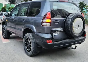 Toyota Land Cruiser Prado 2005 Gray