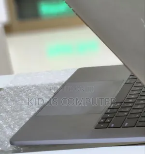 New Laptop Apple MacBook Pro 2019 32GB Intel Core I7 SSD 512GB