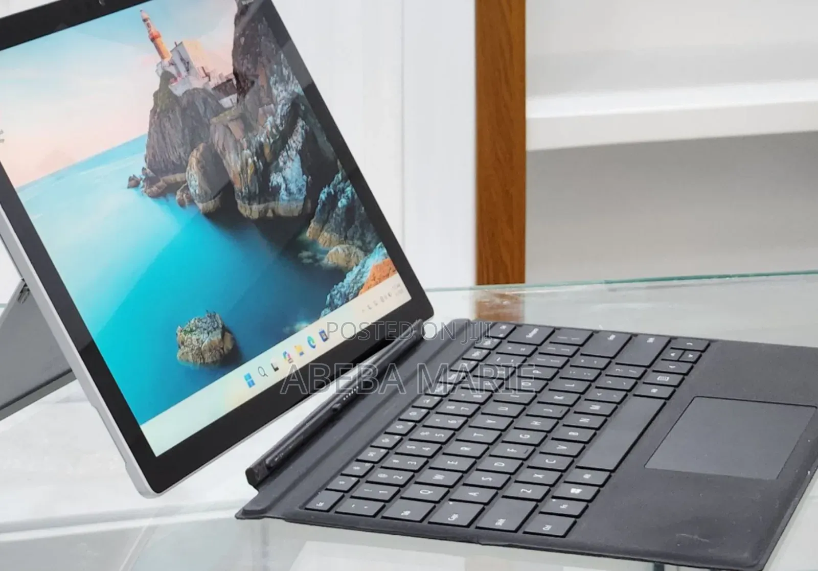 New Laptop Microsoft Surface 8GB Intel Core I5 SSD 256GB