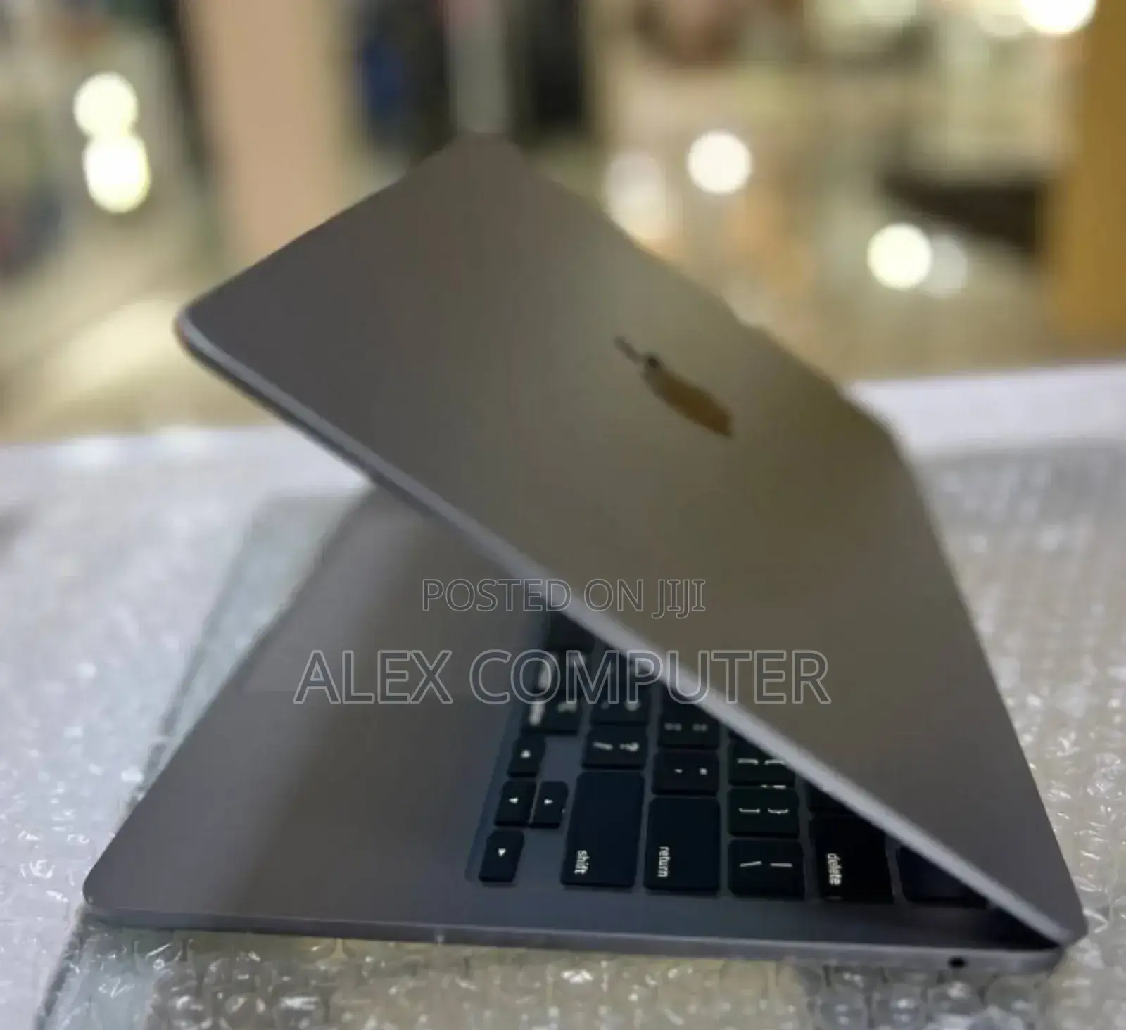 New Laptop Apple MacBook Air 2020 M1 8GB Apple M1 SSD 256GB