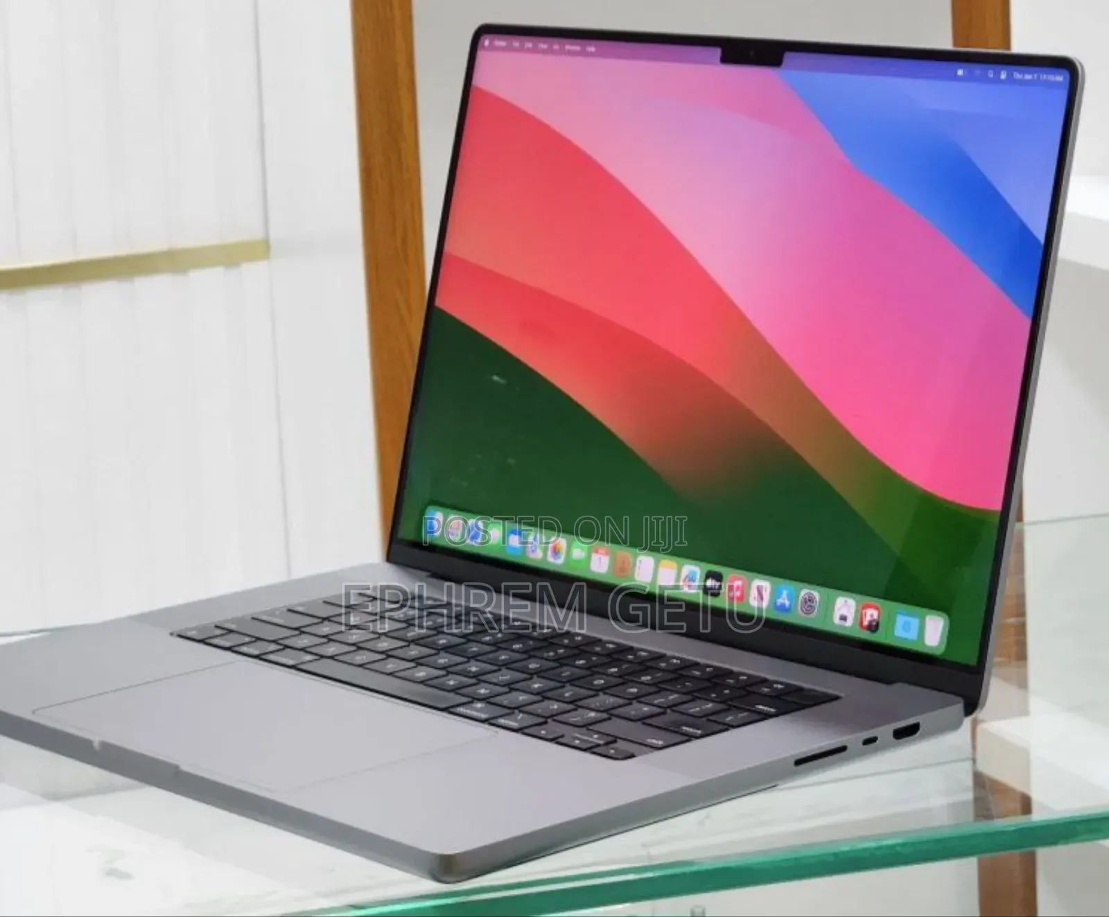 New Laptop Apple MacBook 32GB Apple M1 Max SSD 512GB