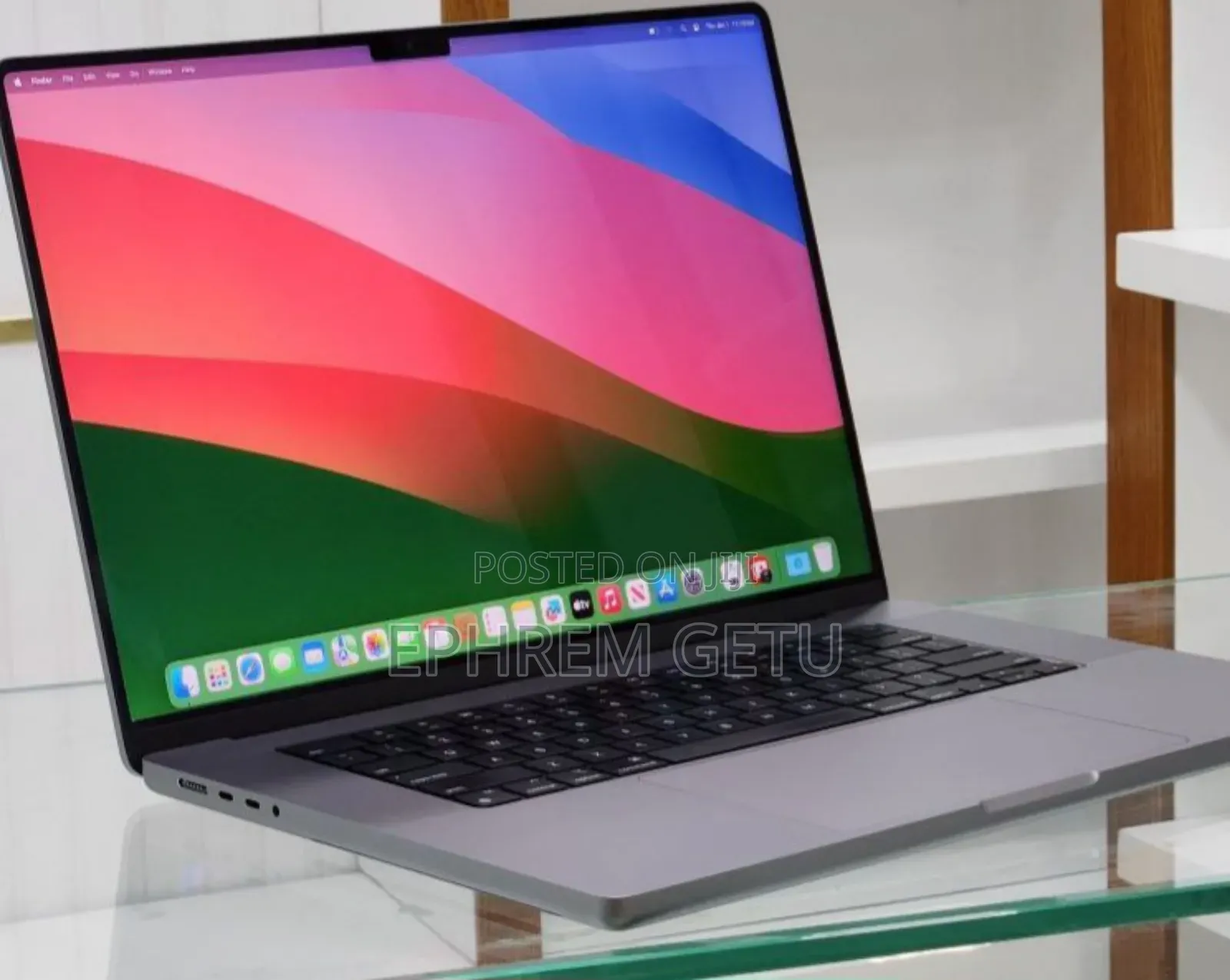 New Laptop Apple MacBook 32GB Apple M1 Max SSD 512GB