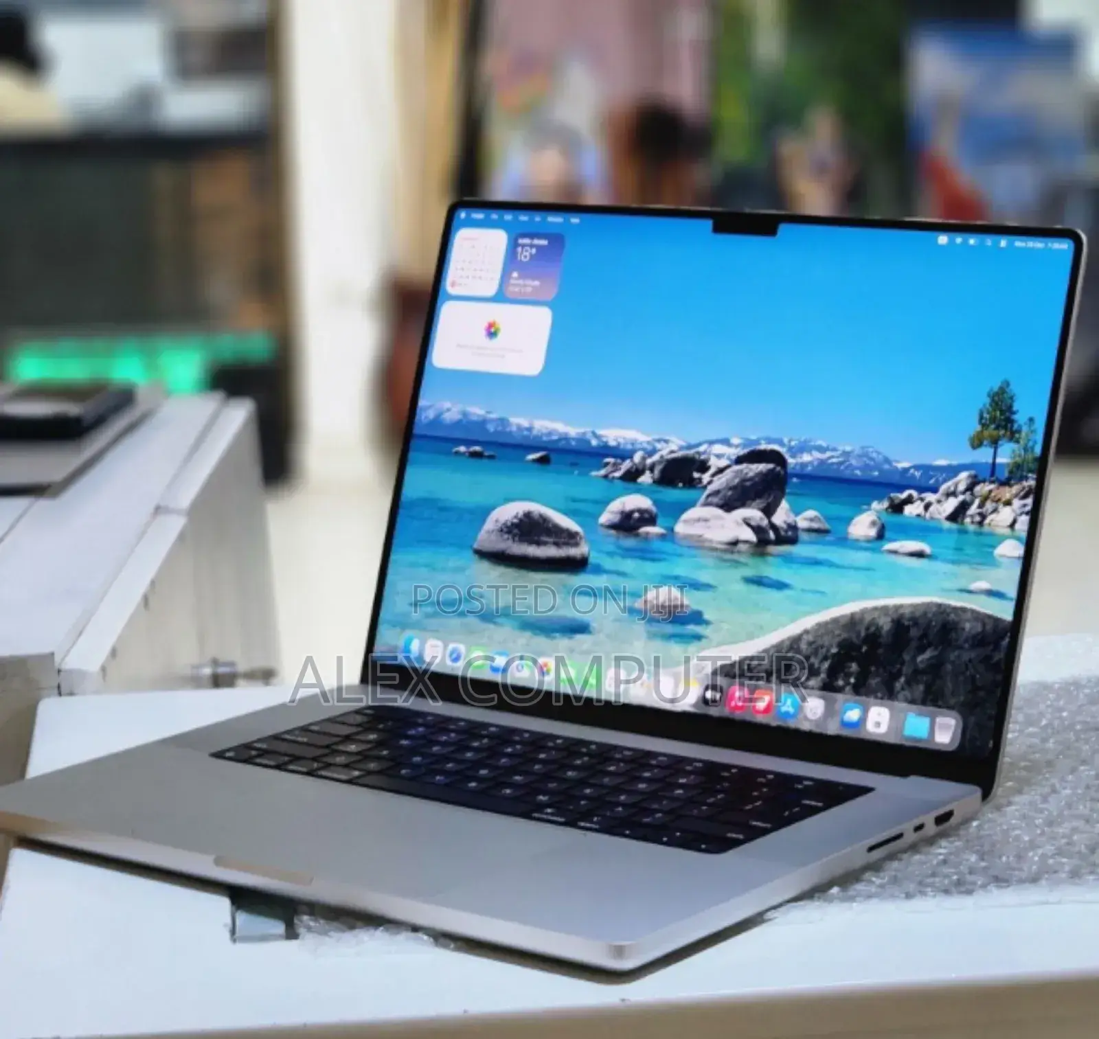 New Laptop Apple MacBook Pro M1 32GB Apple M1 Pro SSD 512GB