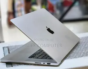 New Laptop Apple MacBook Pro M1 32GB Apple M1 Pro SSD 512GB