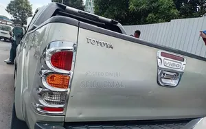 Toyota Hilux 2013 Silver