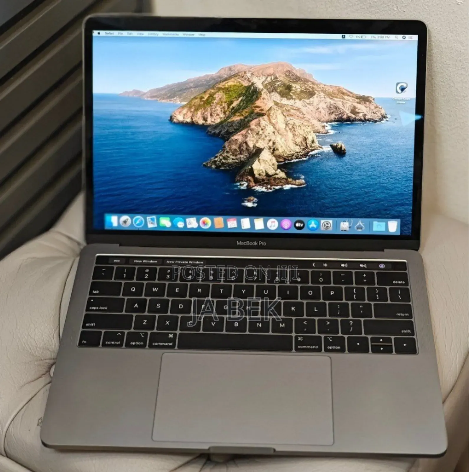 New Laptop Apple MacBook Pro 2019 16GB Intel Core I7 SSD 256GB