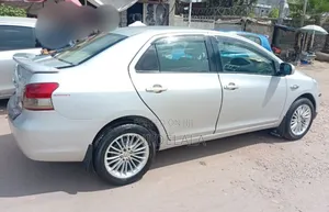 Toyota Belta 2007 Silver