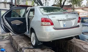 Toyota Belta 2007 Silver