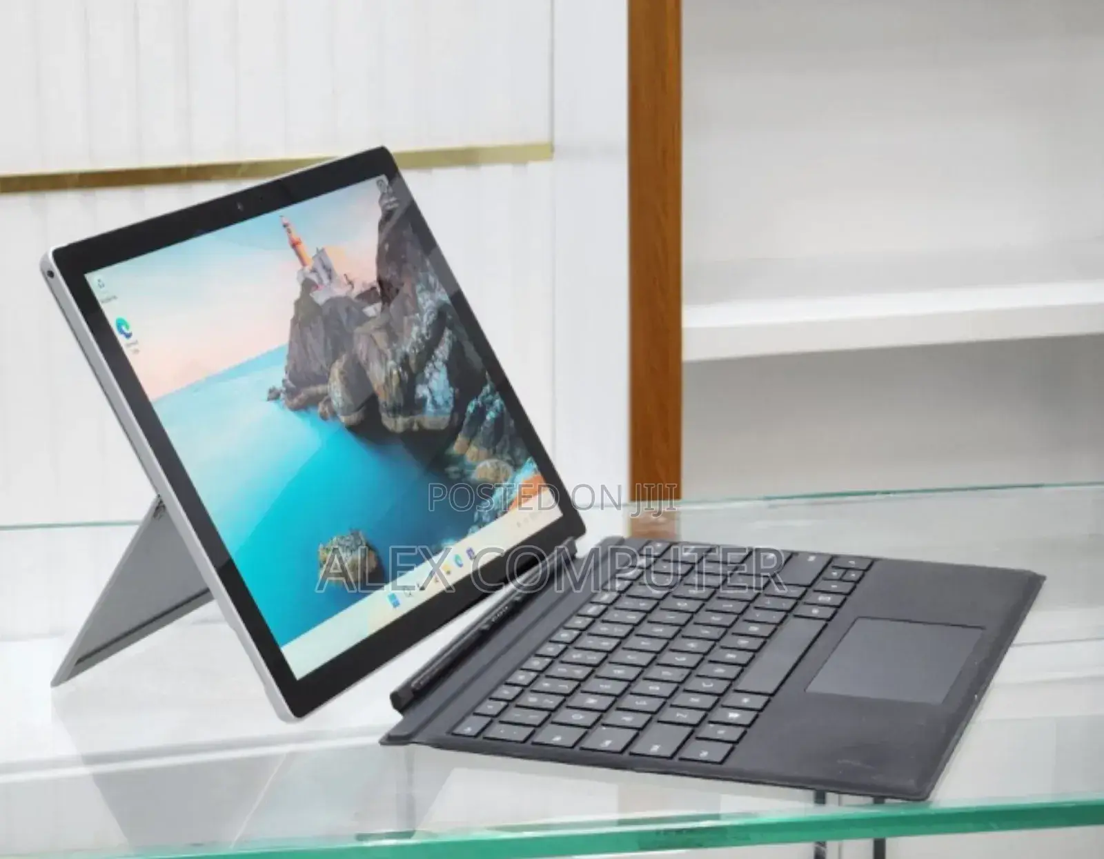 New Laptop Microsoft Surface 8GB Intel Core I7 SSD 256GB