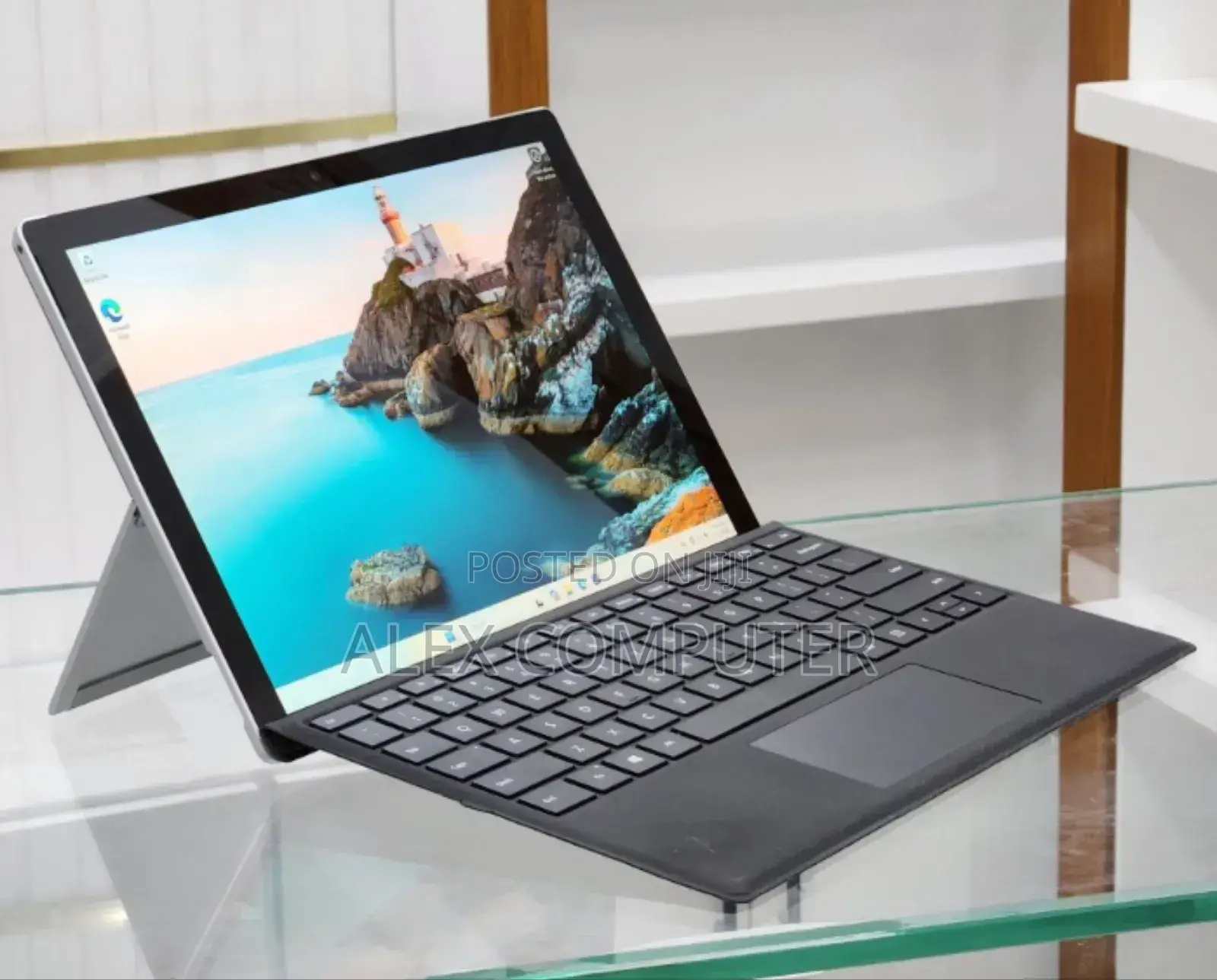 New Laptop Microsoft Surface 8GB Intel Core I7 SSD 256GB