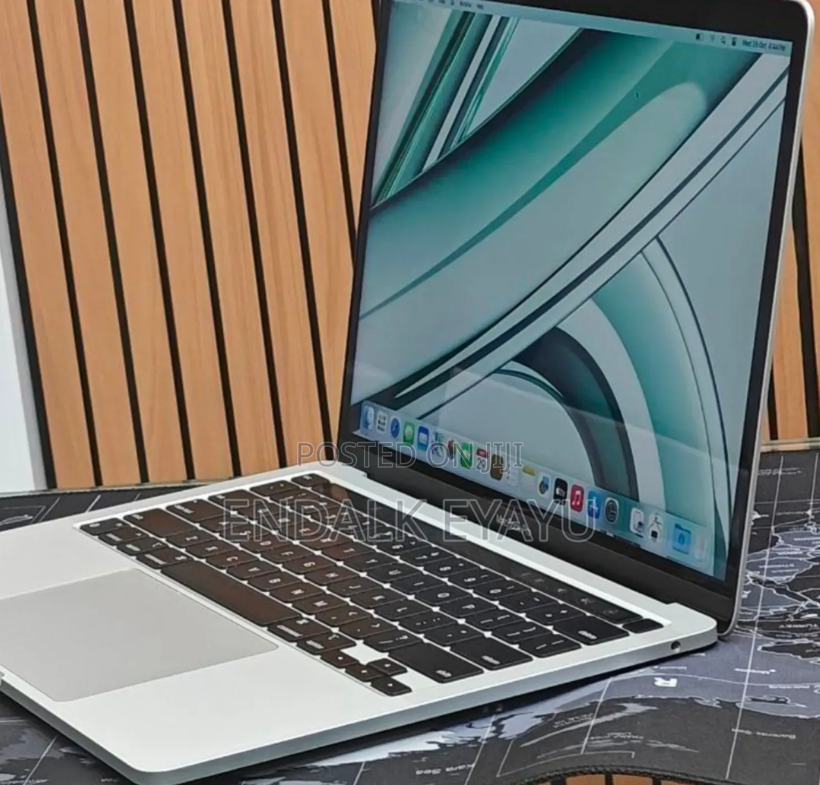 New Laptop Apple MacBook Pro 2022 M2 8GB Apple M2 SSD 256GB