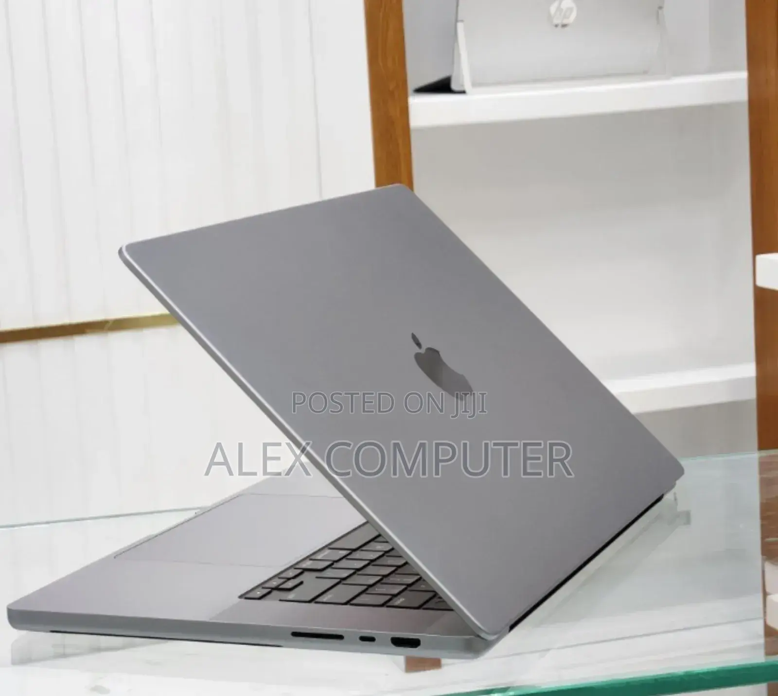 New Laptop Apple MacBook Pro M1 32GB Apple M1 Max SSD 16 GB