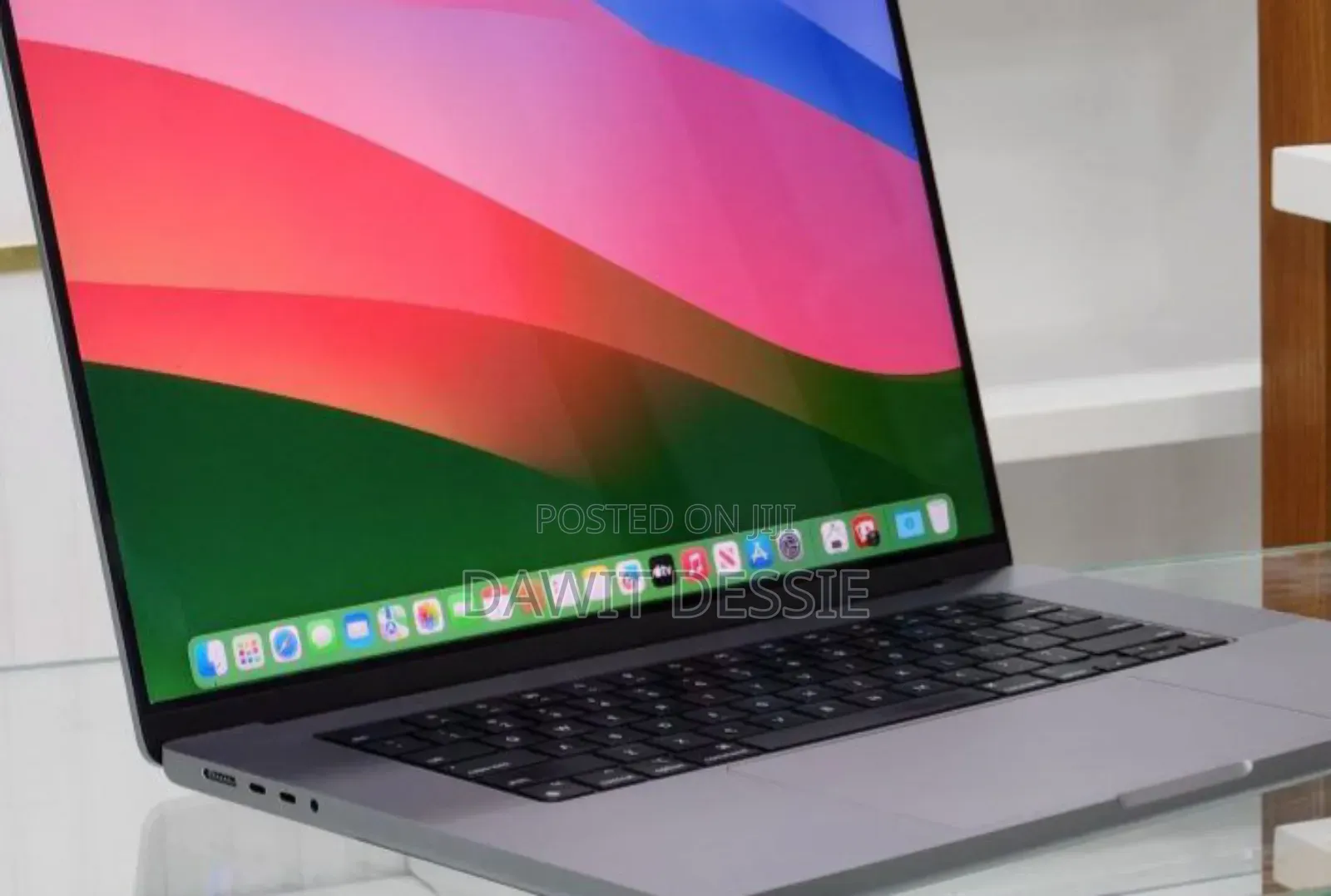 New Laptop Apple MacBook Pro 2021 M1 32GB Apple M1 Pro SSD 512GB