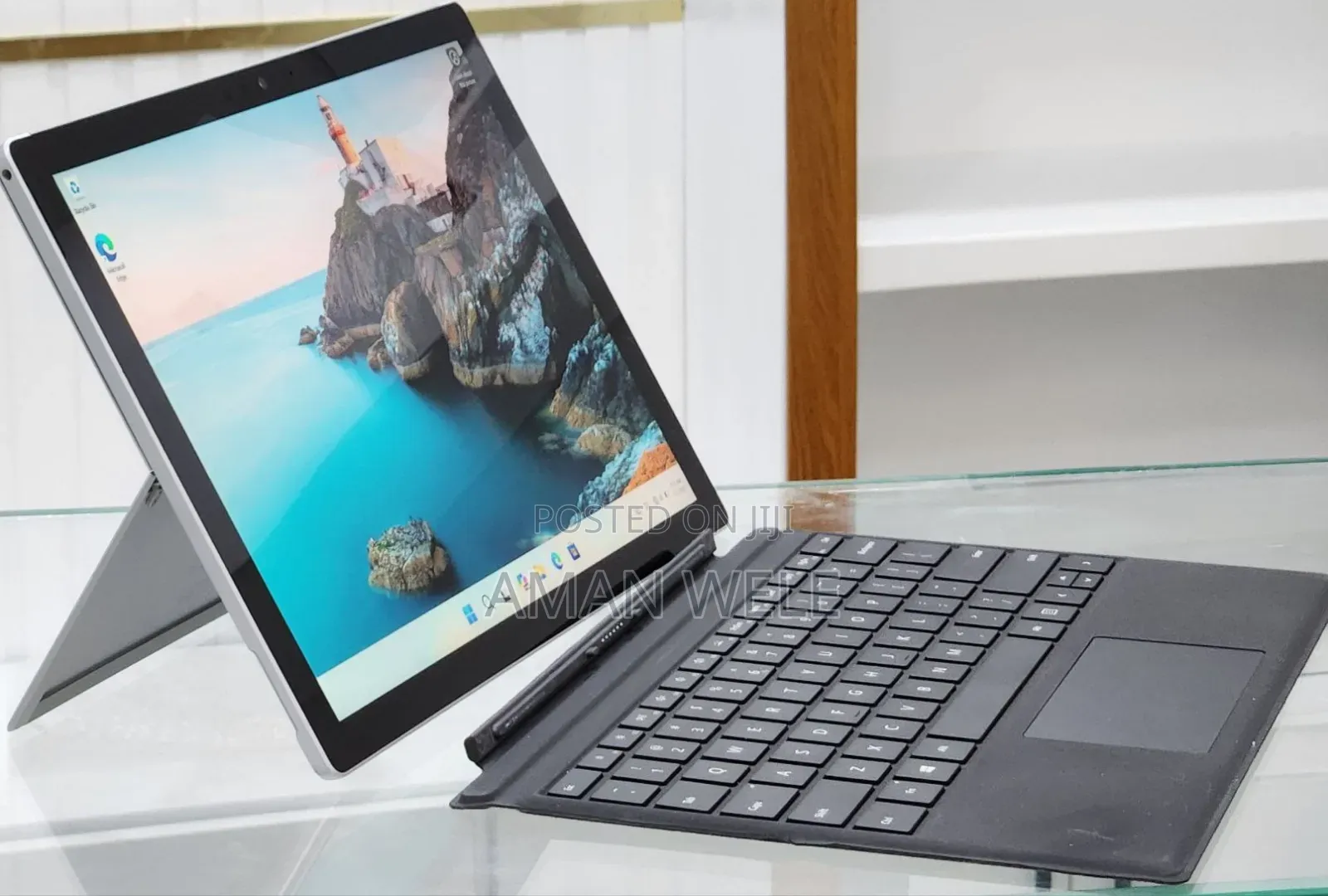 New Laptop Microsoft Surface 8GB Intel Core I7 SSD 256GB