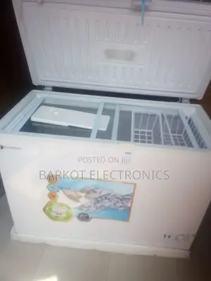 Everst Chest Freezer Model Cer 430l Brand New