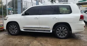 Toyota Land Cruiser 4.5 V8 TD STD 2011 White