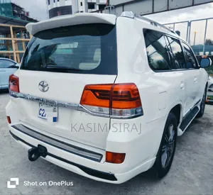 Toyota Land Cruiser 4.5 V8 TD STD 2011 White