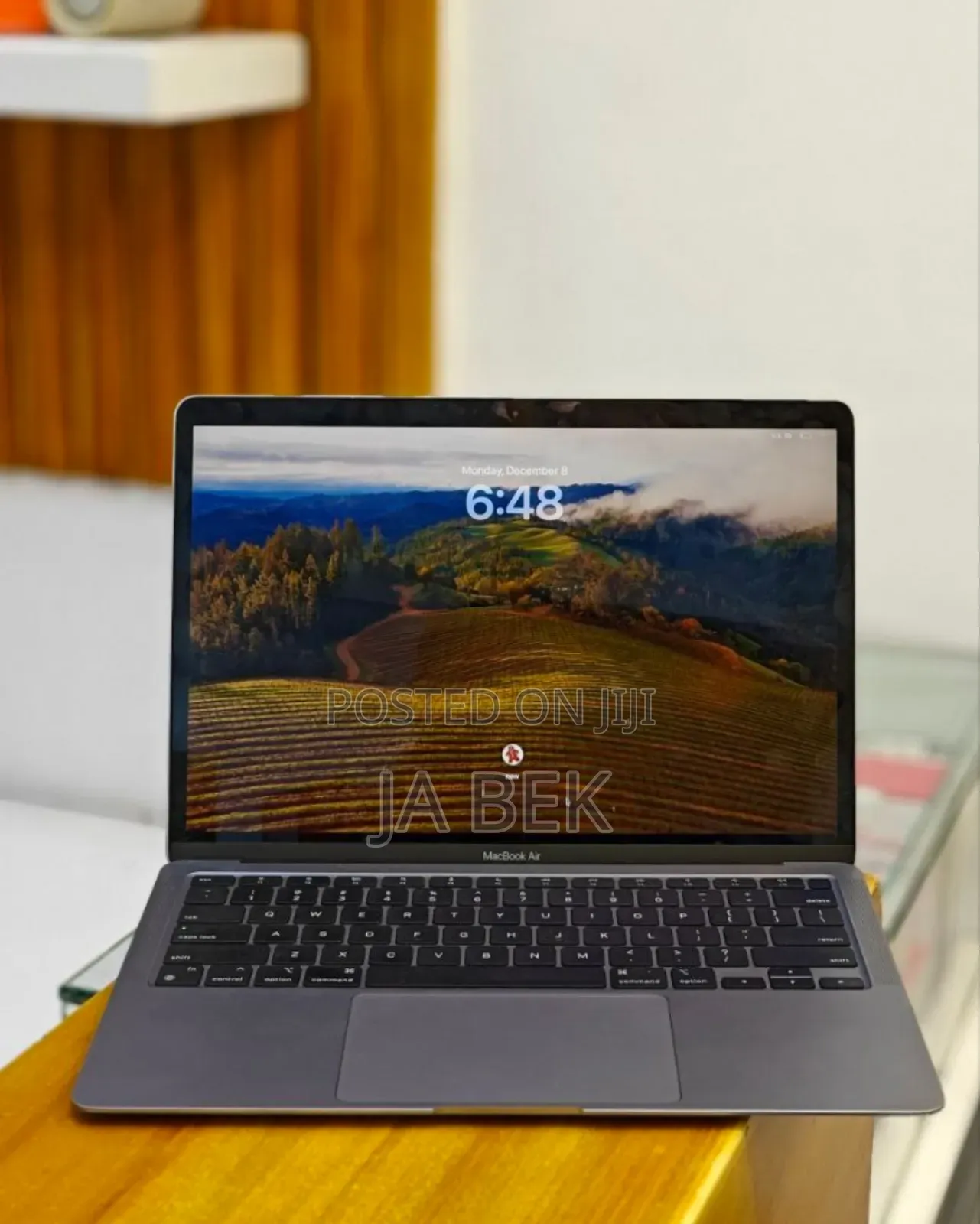 New Laptop Apple MacBook Air 2020 M1 8GB Apple M1 SSD 256GB