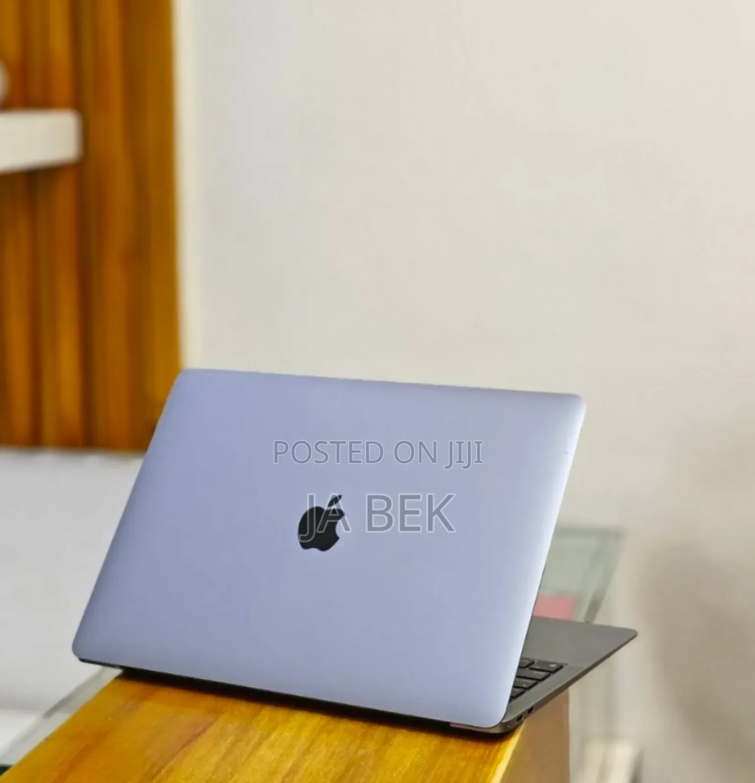 New Laptop Apple MacBook Air 2020 M1 8GB Apple M1 SSD 256GB