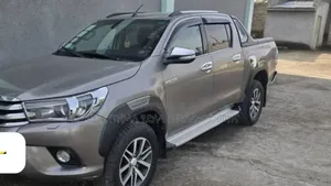 Toyota Hilux 2017 Gold