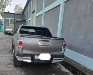 Toyota Hilux 2017 Gold