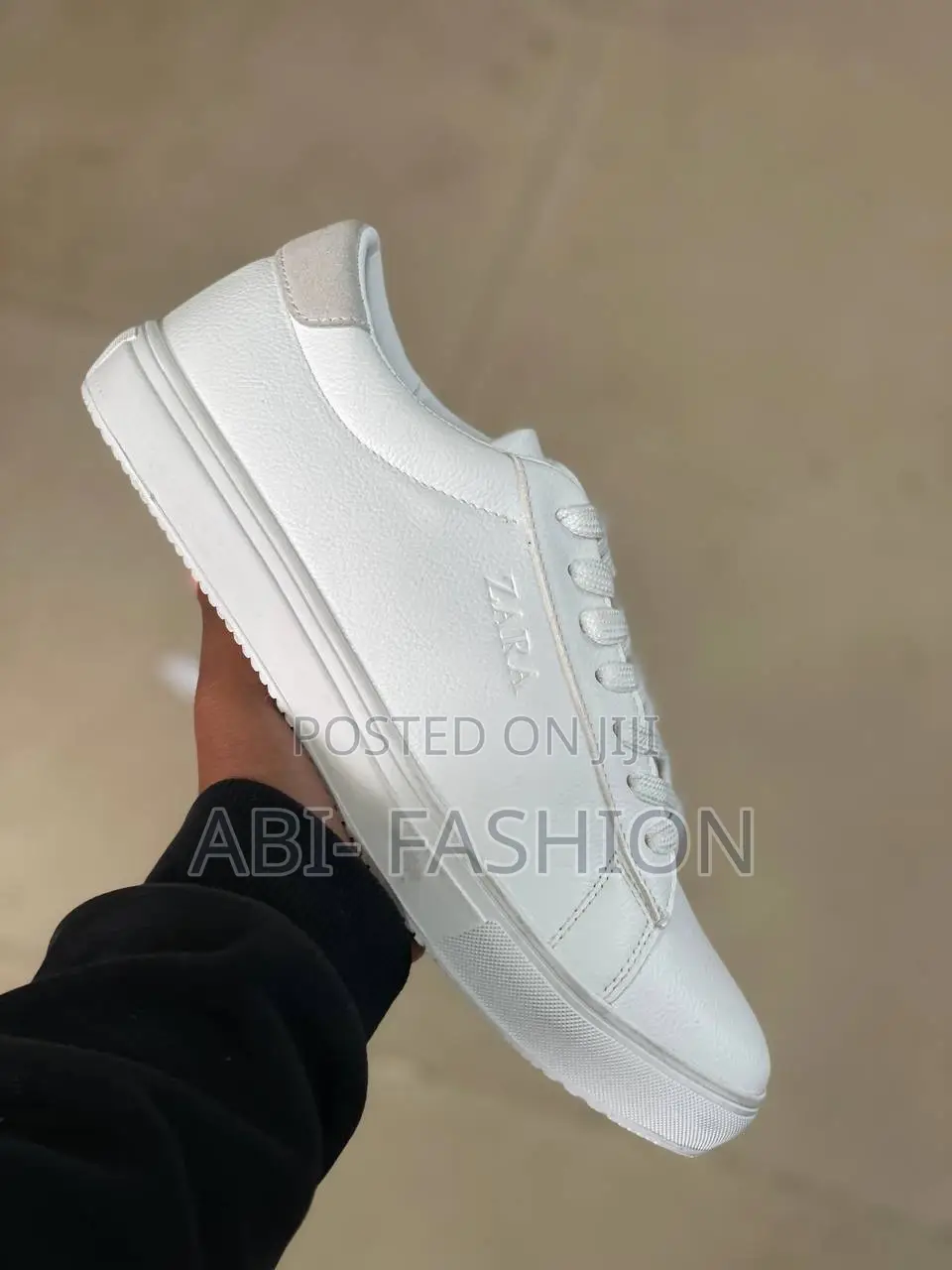 Zara Pure White Money