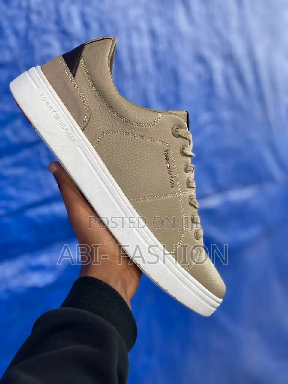 Tommy Hilfiger White Brown Cream Color Edition