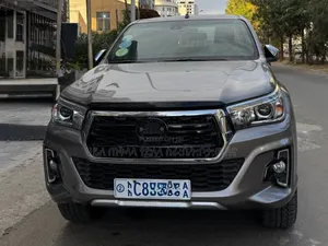 Toyota Hilux 2019 Gold
