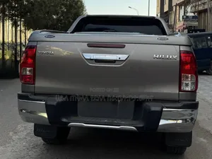 Toyota Hilux 2019 Gold