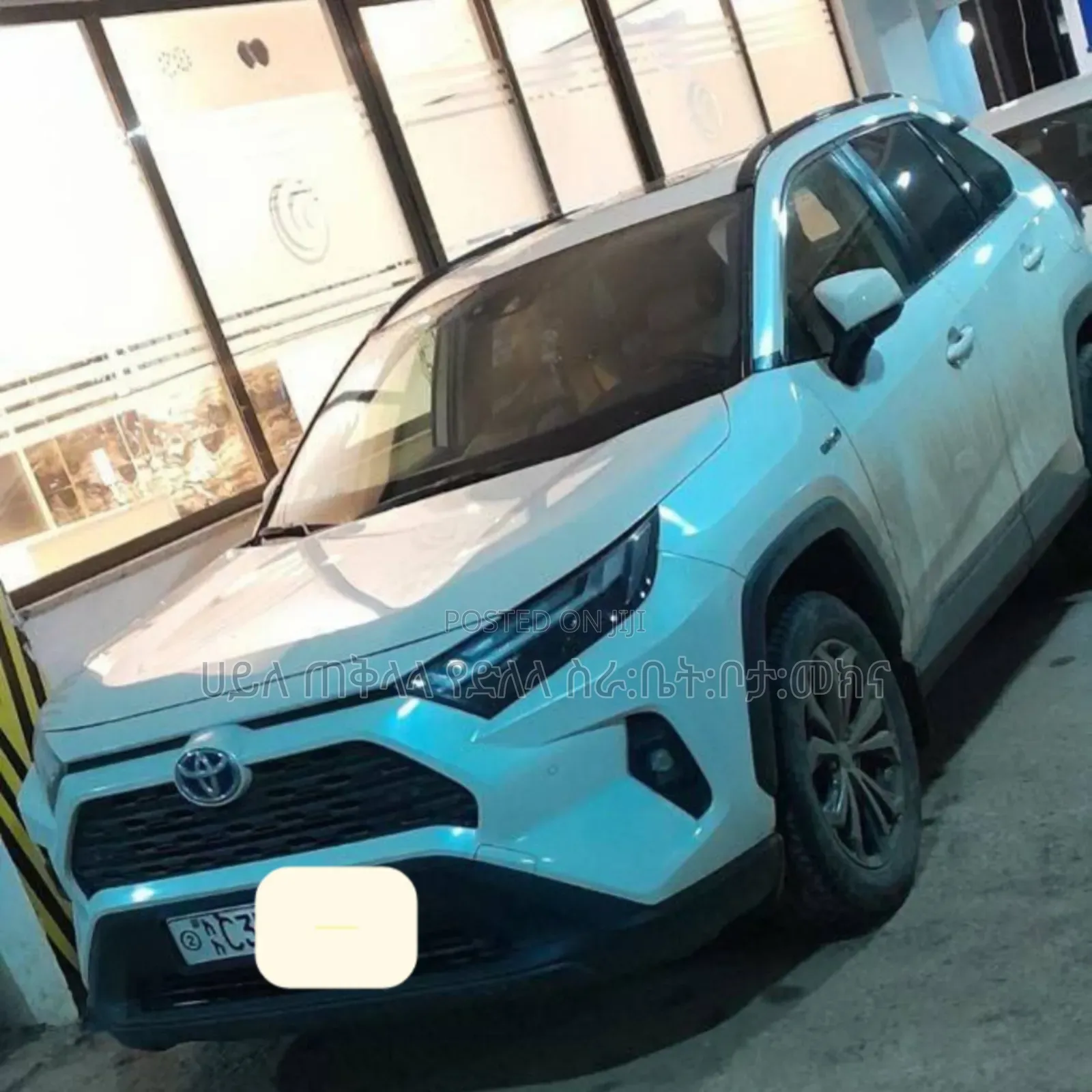 Toyota RAV4 Hybrid 2022 White