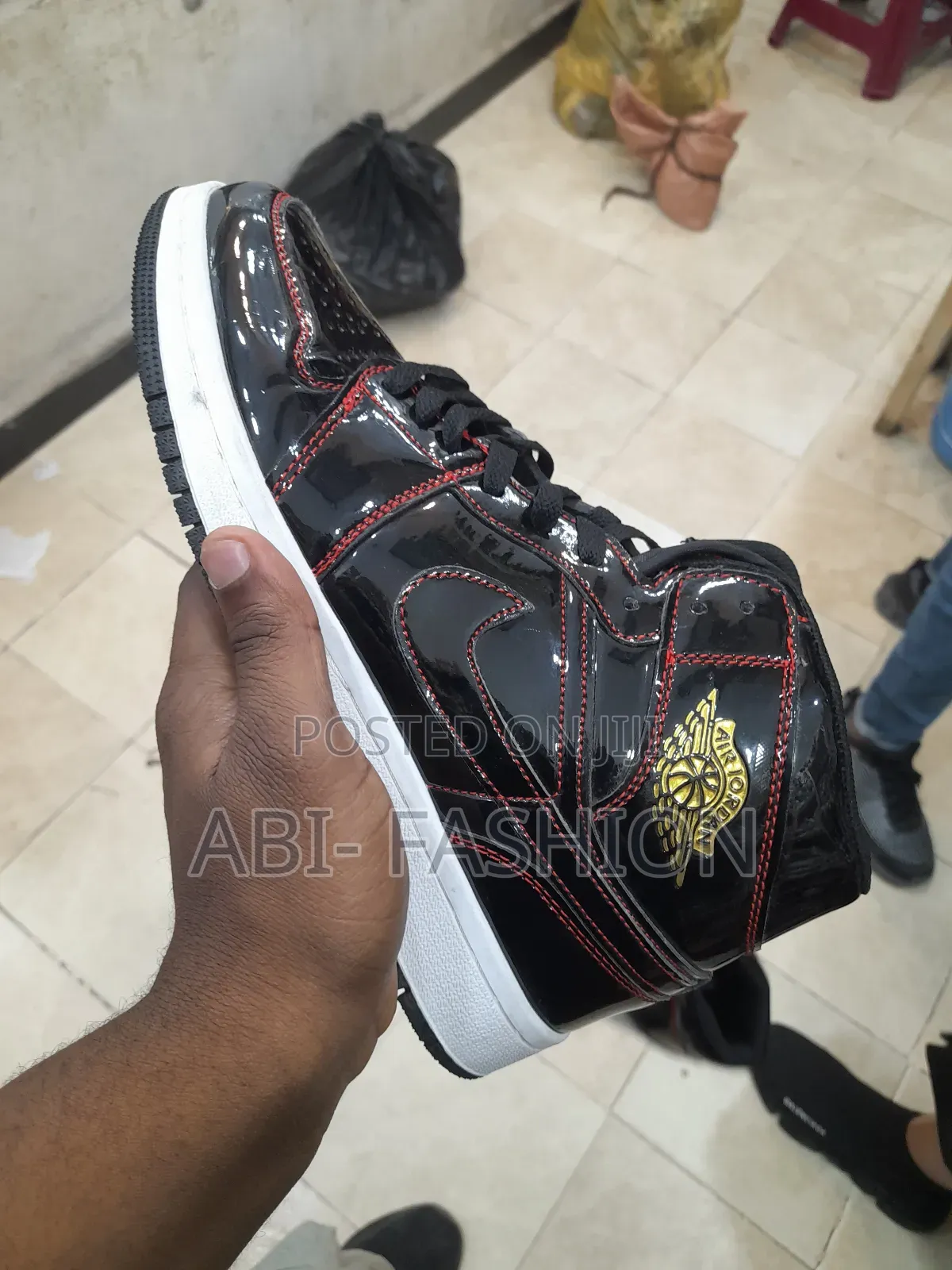 Air Jordan 1 Shine Black