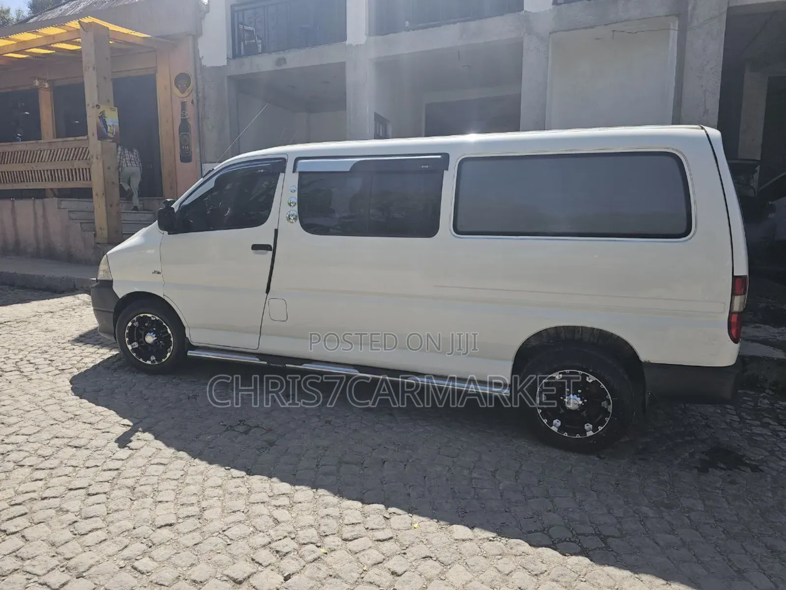 Toyota HiAce 2010 White