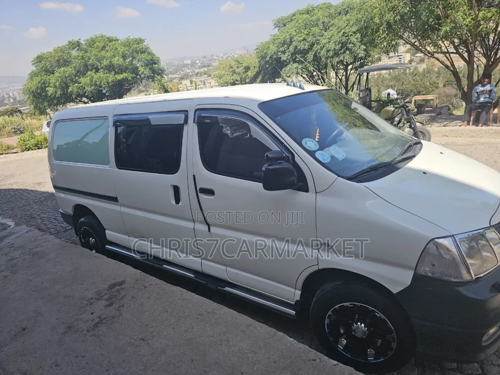 Toyota HiAce 2010 White