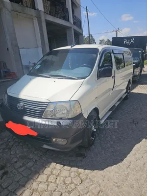 Toyota HiAce 2010 White