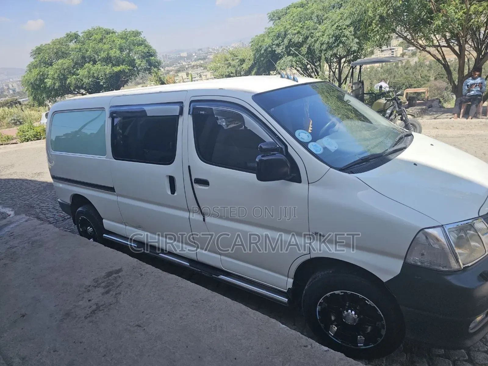 Toyota HiAce 2010 White