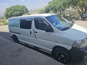 Toyota HiAce 2010 White
