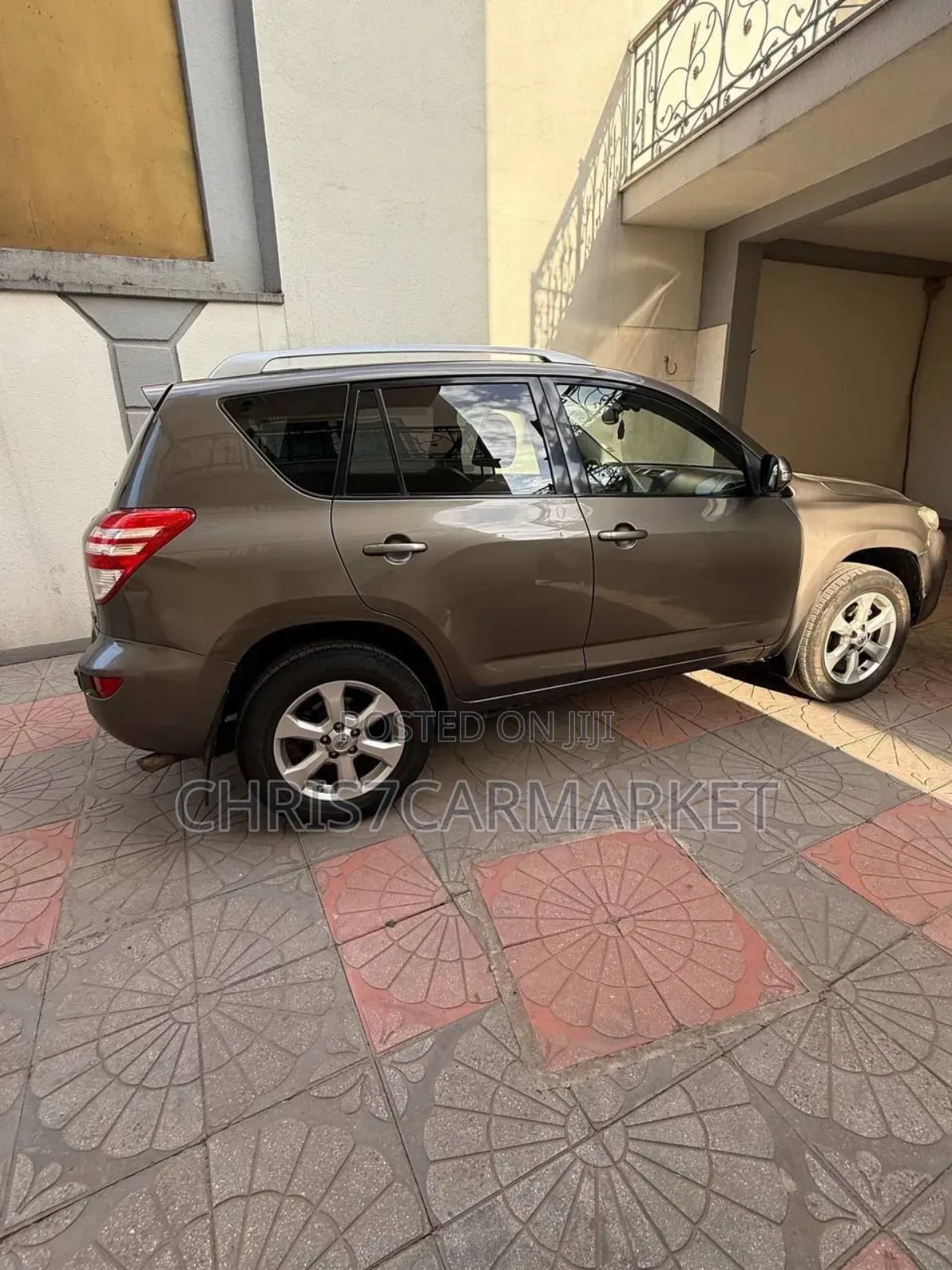 Toyota RAV4 2012 Brown
