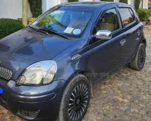 Toyota Vitz 2004 Gray