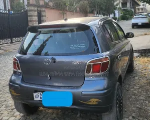 Toyota Vitz 2004 Gray