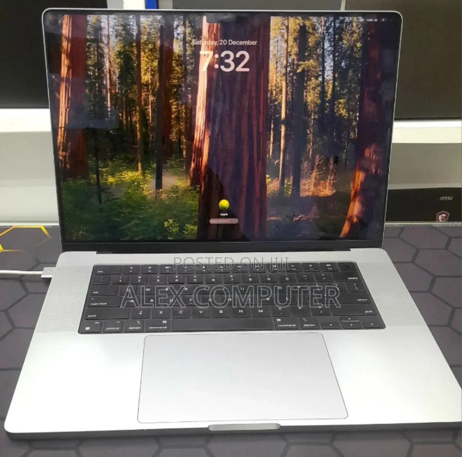 New Laptop Apple MacBook Pro 64GB Apple M1 Max SSD 1T