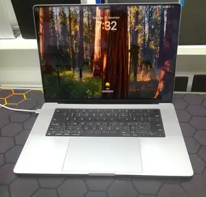 New Laptop Apple MacBook Pro 64GB Apple M1 Max SSD 1T
