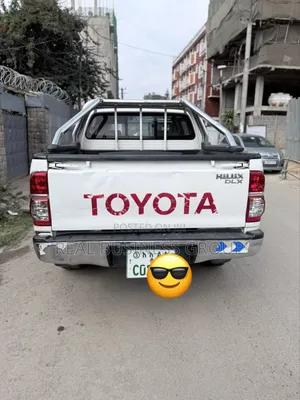 Toyota Hilux 2012 White