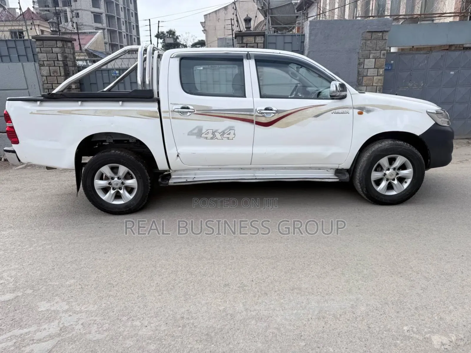 Toyota Hilux 2012 White