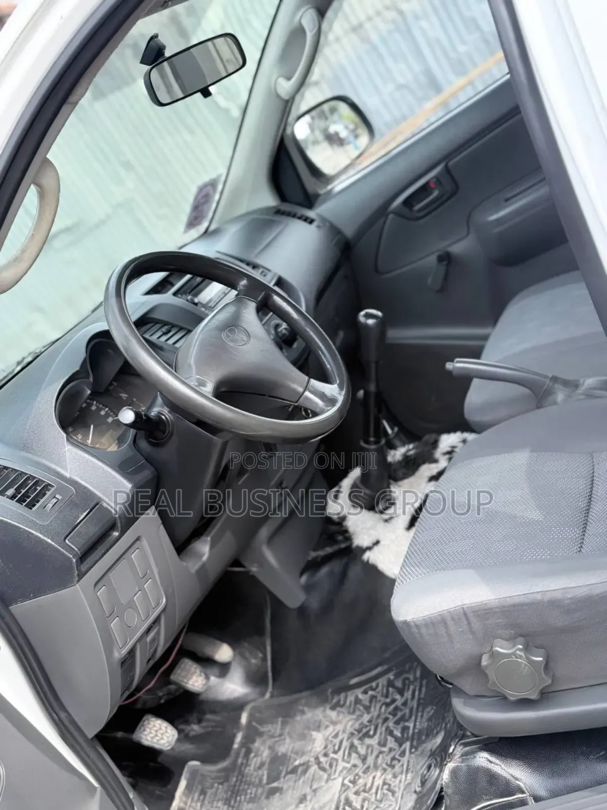 Toyota Hilux 2012 White