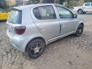 Toyota Vitz 2004 Silver