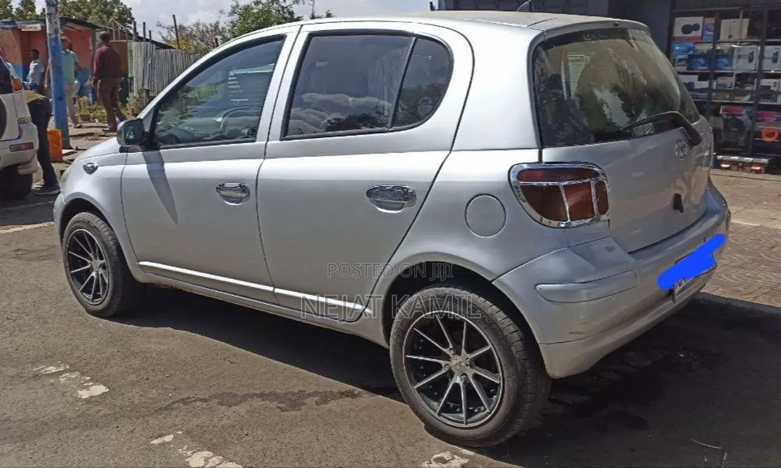 Toyota Vitz 2004 Silver