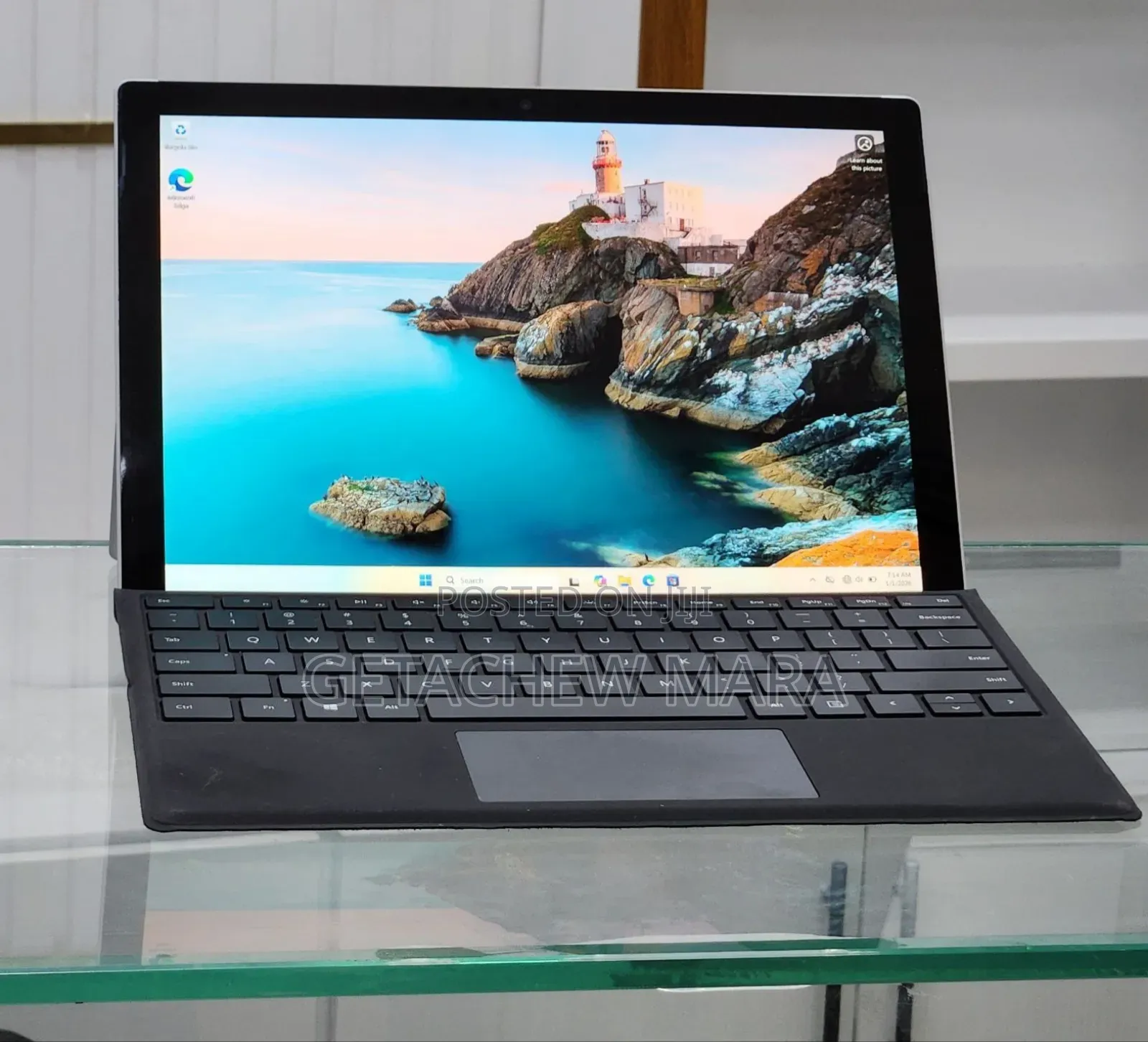 New Laptop Microsoft Surface 8GB Intel Core I7 SSD 256GB